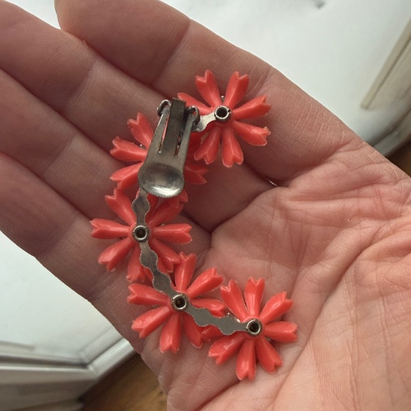 Vintage 60s Mod Flower Rhinestone Dangle Clip-On Earrings - Picture 3 of 6
